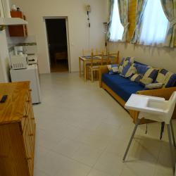 Családi 3. apartman nappali, ebédlő, konyha 1