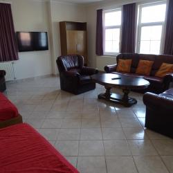Erkélyes apartman nappali