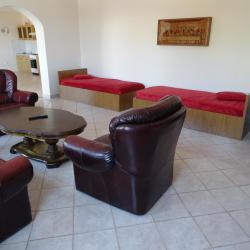Erkélyes apartman nappali
